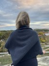 Ro poncho, 100% lamull, nattblå thumbnail